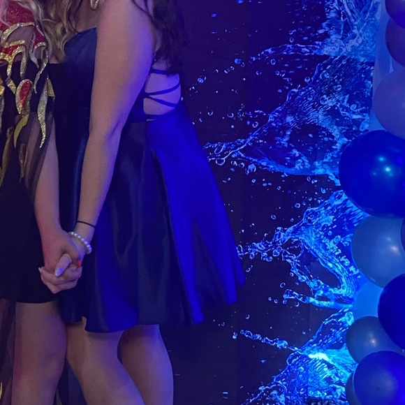 Semi-Formal/Homecoming Dress - Picture 8 of 8